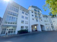 Hausansicht Helle, leerstehende 2-Zimmer-Gartenwohnung nahe dem Main und der Innenstadt!
