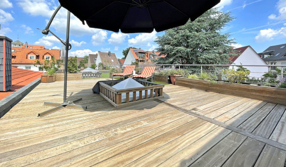 Dachterrasse Hinterhaus Zweifamilienhaus Neu-Isenburg