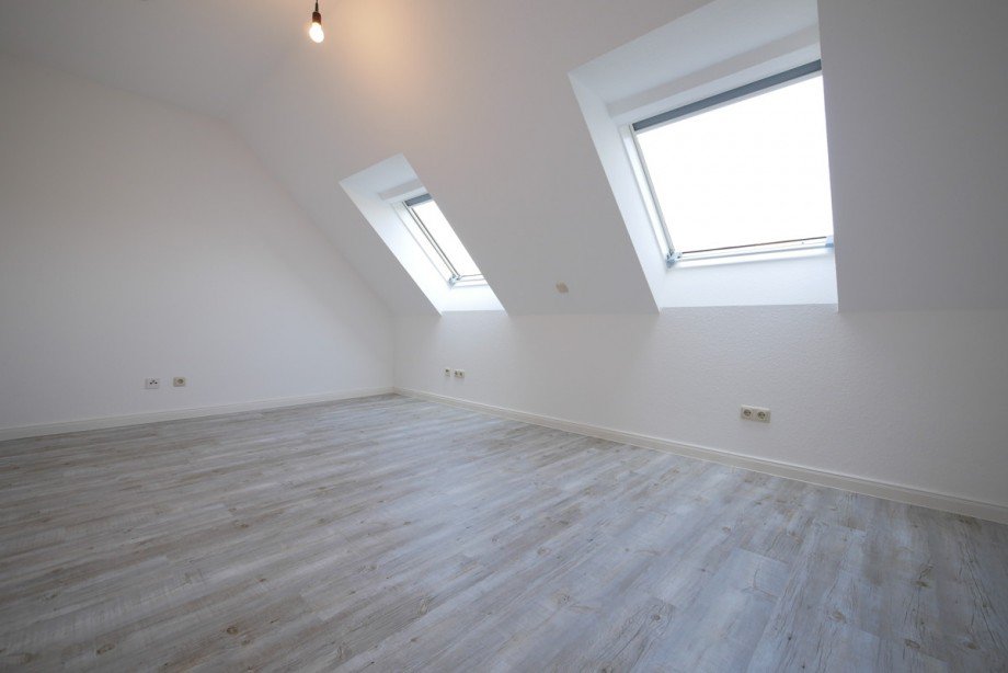 P1000023 Dachgeschosswohnung Neu-Isenburg