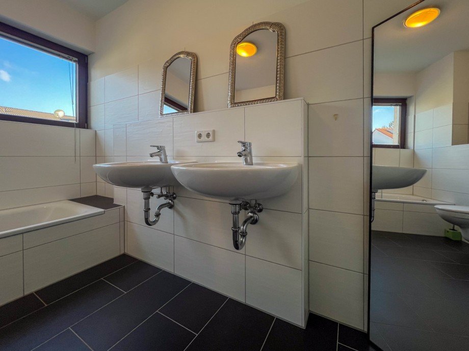 OG Tageslichtbad Maisonettewohnung Offenbach / Bieber