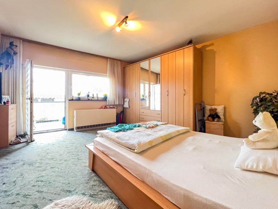 EG Schlafzimmer Zweifamilienhaus Dreieich / Offenthal