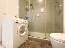 Badezimmer Helle, leerstehende 2-Zimmer-Gartenwohnung nahe dem Main und der Innenstadt!