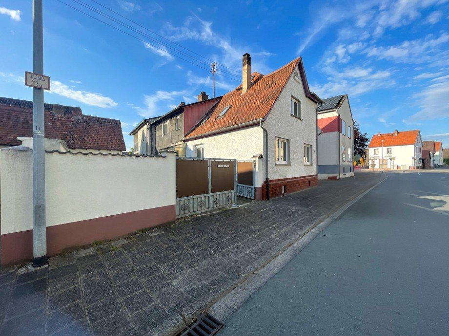 Hausansicht Zweifamilienhaus Dreieich / Offenthal
