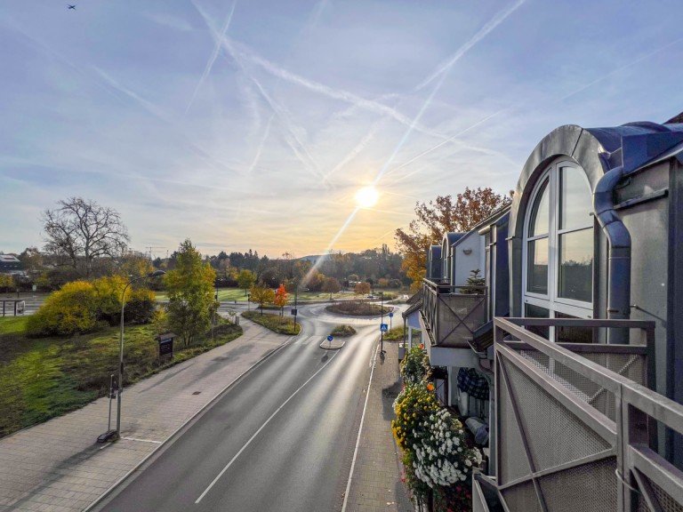 Terrasse Offenbach / B�rgel Maisonettewohnung 3-Zimmer-Maisonette mit Hauscharakter in Offenbach-B�rgel - Wohnen auf zwei Ebenen nahe dem Main!