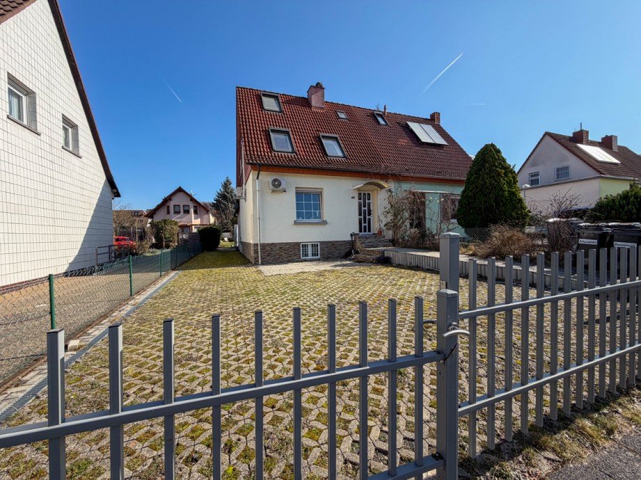 Stra�enansicht Einfamilienhaus Offenbach