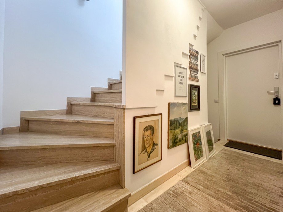 EG Apartment Zugang Villa Heusenstamm / Rembr�cken