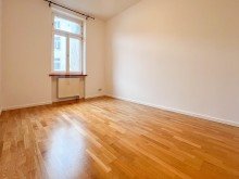 Schlafzimmer Altbauwohnung  in zentraler Lage von Frankfurt - nur wenige Schritte bis zum Main