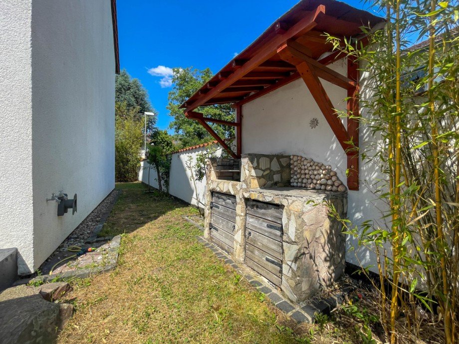 Au�engrill Reihenendhaus Offenbach