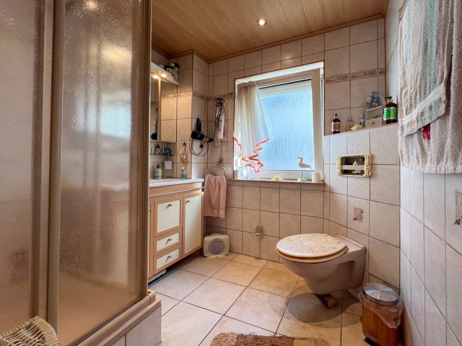 EG Tageslichtbad Zweifamilienhaus Dreieich / Offenthal