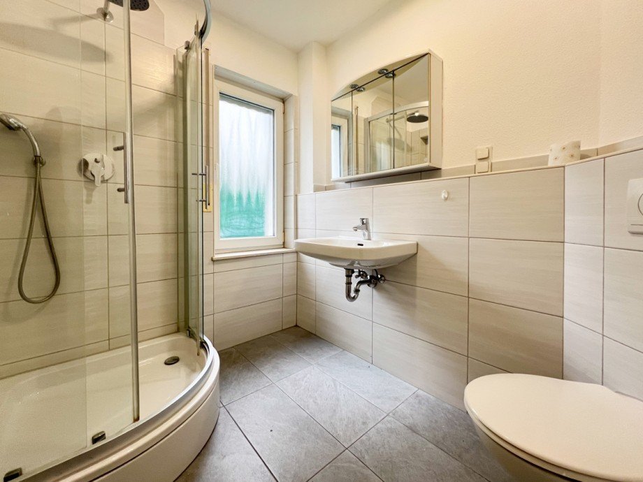 Tageslichtbad mit Dusche Einfamilienhaus Offenbach / Bieber