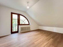 Zimmer Zentrales Reihenendhaus in Frankfurt Riedberg/ Mertonviertel: Licht, Stil und Komfort