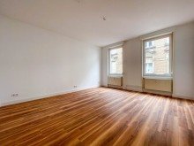 Wohnzimmer Erstbezug nach Renovierung: Moderne 2-Zimmer-Wohnung in Offenbach City!
