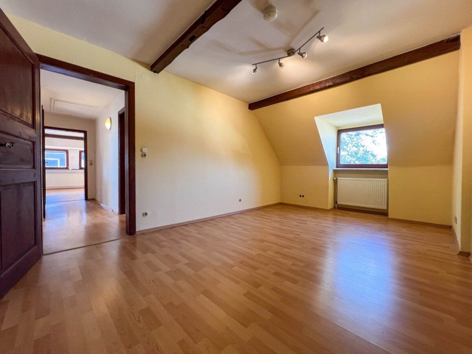 Schlafzimmer Dachgeschosswohnung Offenbach