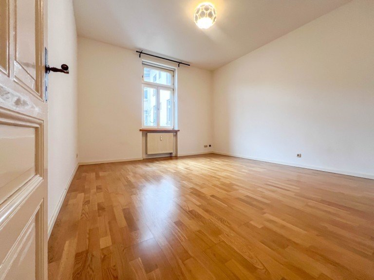 Wohnzimmer Frankfurt am Main / Gutleutviertel Etagenwohnung Altbauwohnung in zentraler Lage von Frankfurt - nur wenige Schritte bis zum Main