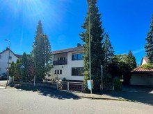 Seitenansicht Attraktives Zweifamilienhaus mit gro�em Entwicklungspotenzial!