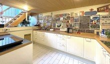 K�che B�rogeb�ude Doppelhaush�lfte + Einfamilienhaus und eine Gewerbeimmobilie