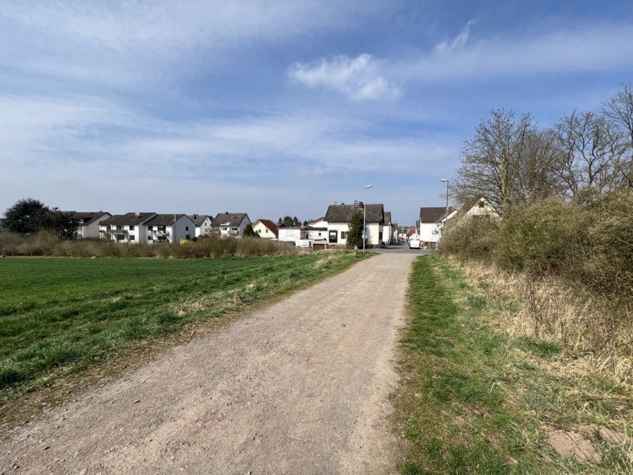 Feldweg Mehrfamilienhaus Dreieich / Offenthal
