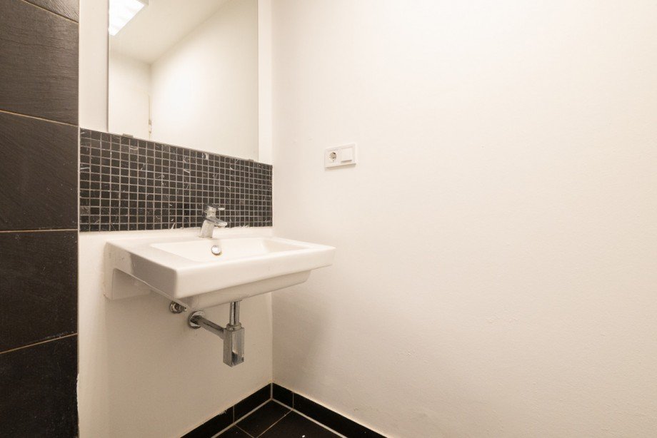 Badezimmer Souterrainwohnung Neu-Isenburg