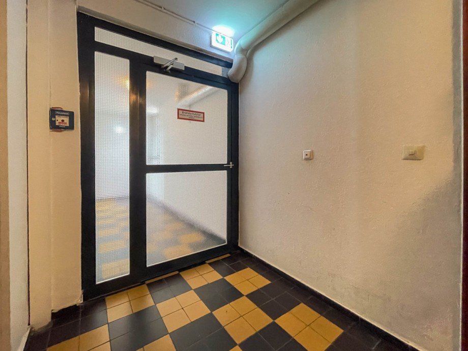 Zugang Treppenhaus Etagenwohnung Offenbach