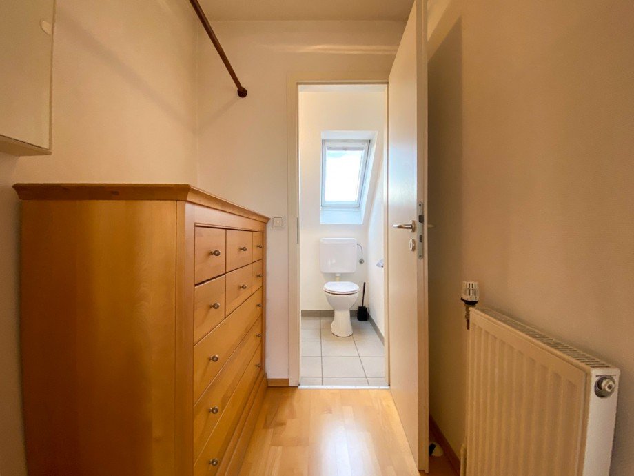 Flur Dachgeschosswohnung Offenbach / B�rgel
