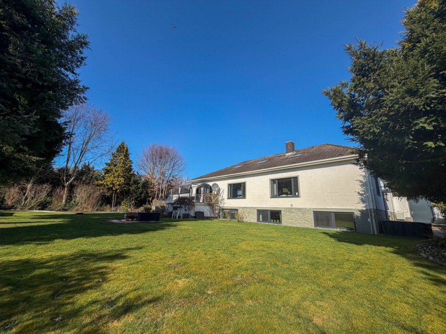 Hausr�ckseite Villa Heusenstamm / Rembr�cken