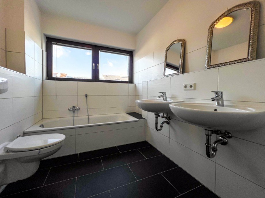 OG Tageslichtbad Maisonettewohnung Offenbach / Bieber