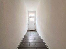 Hauszugang Altbauwohnung  in zentraler Lage von Frankfurt - nur wenige Schritte bis zum Main
