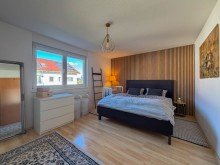 Schlafzimmer 1.OG Energieeffizientes Reihenendhaus mit PV-Anlage & S�dgarten in Offenbach-Rumpenheim