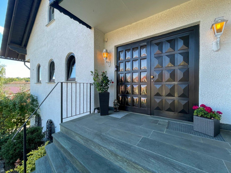 Haupthaus Eingangsbereich Villa Sch�llkrippen