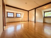 Wohnzimmer Wohnkomfort in Offenbach: 3 Zimmer mit Gemeinschaftsgarten und perfekter Anbindung