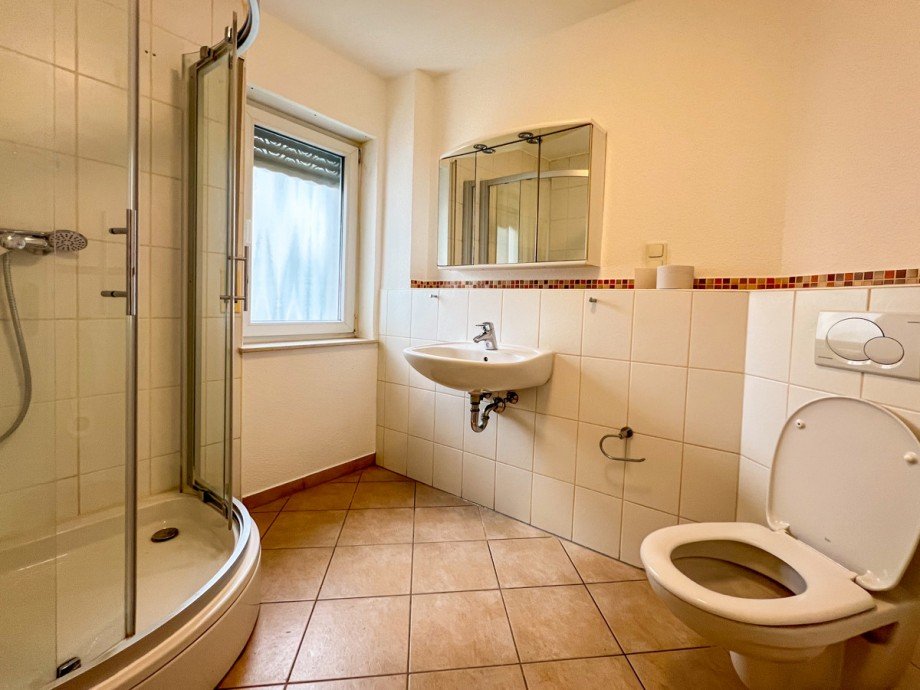Tageslichtbad mit Dusche Einfamilienhaus Offenbach / Bieber