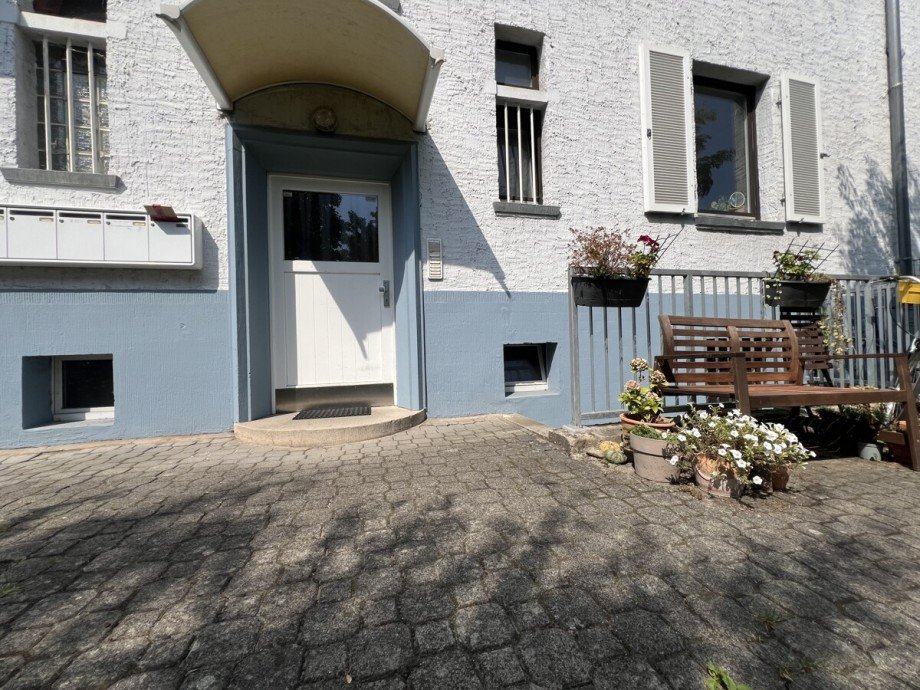 Hauseingang Dachgeschosswohnung Offenbach