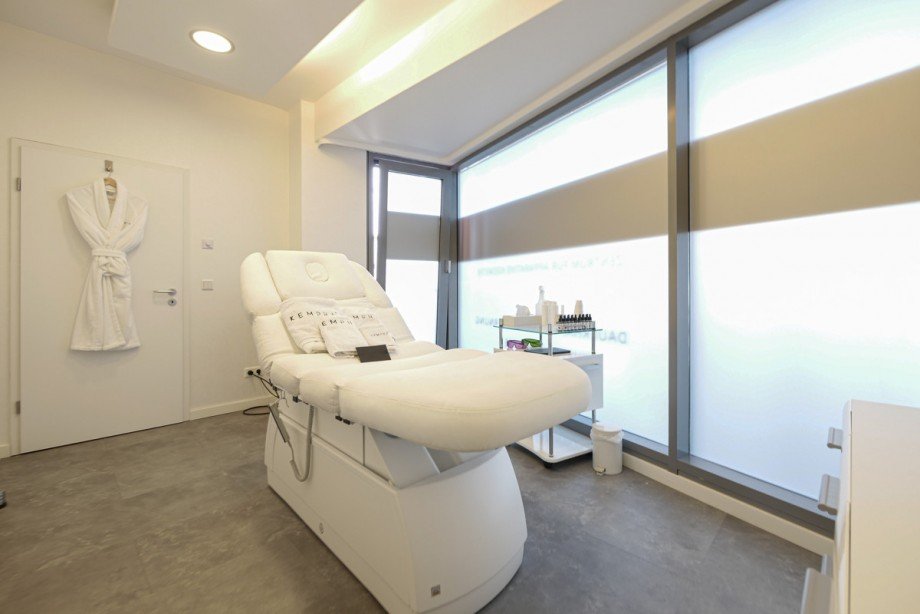 Behandlungszimmer 2 B�ro / Praxis Offenbach am Main