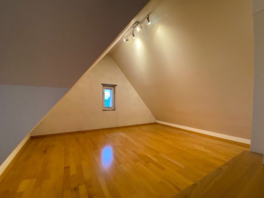 Wohnzimmer-Nische Dachgeschosswohnung Offenbach / B�rgel