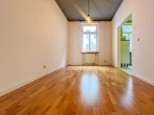 Esszimmer Altbauwohnung  in zentraler Lage von Frankfurt - nur wenige Schritte bis zum Main