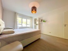 Schlafzimmer Helle, leerstehende 2-Zimmer-Gartenwohnung nahe dem Main und der Innenstadt!