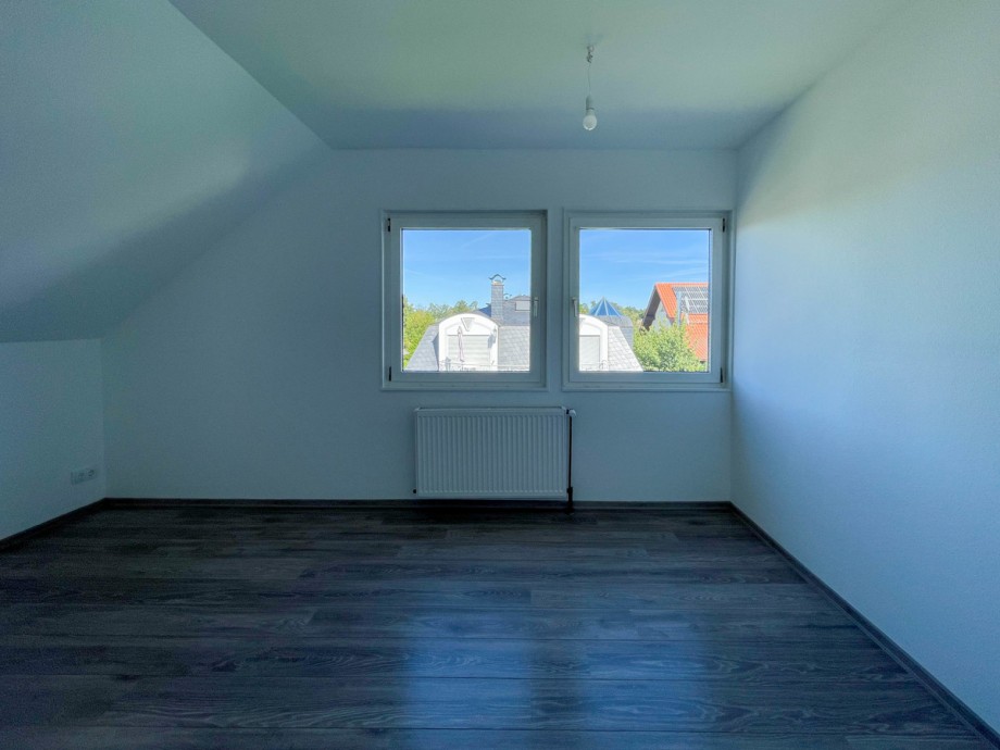 Schlafzimmer OG Einfamilienhaus Heusenstamm