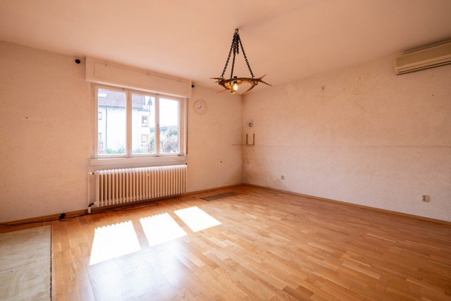 EG Schlafzimmer Zweifamilienhaus Hanau / Klein-Auheim