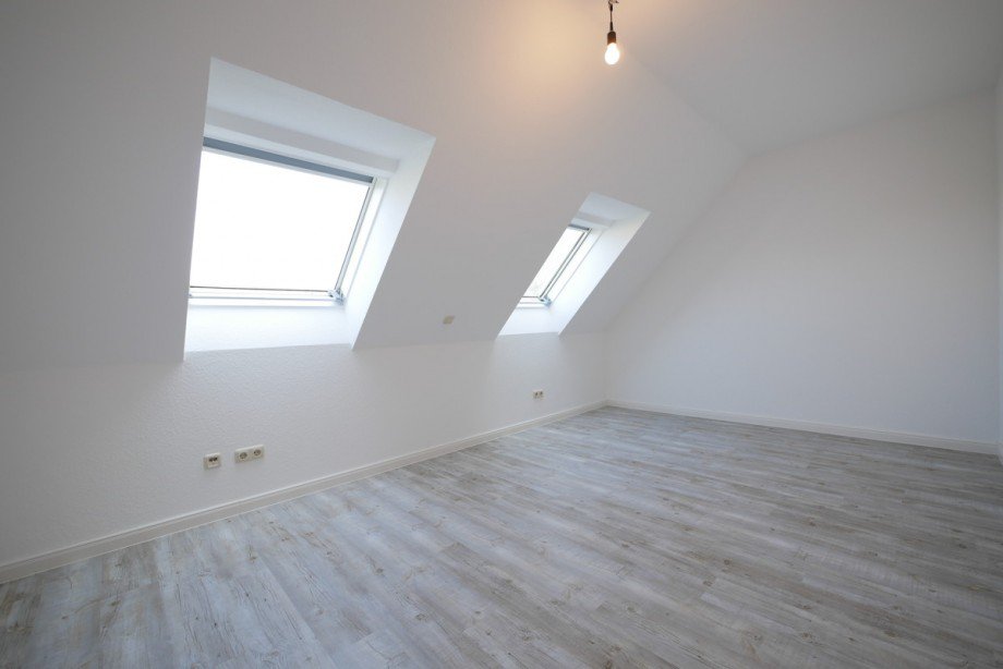 P1000039 Dachgeschosswohnung Neu-Isenburg