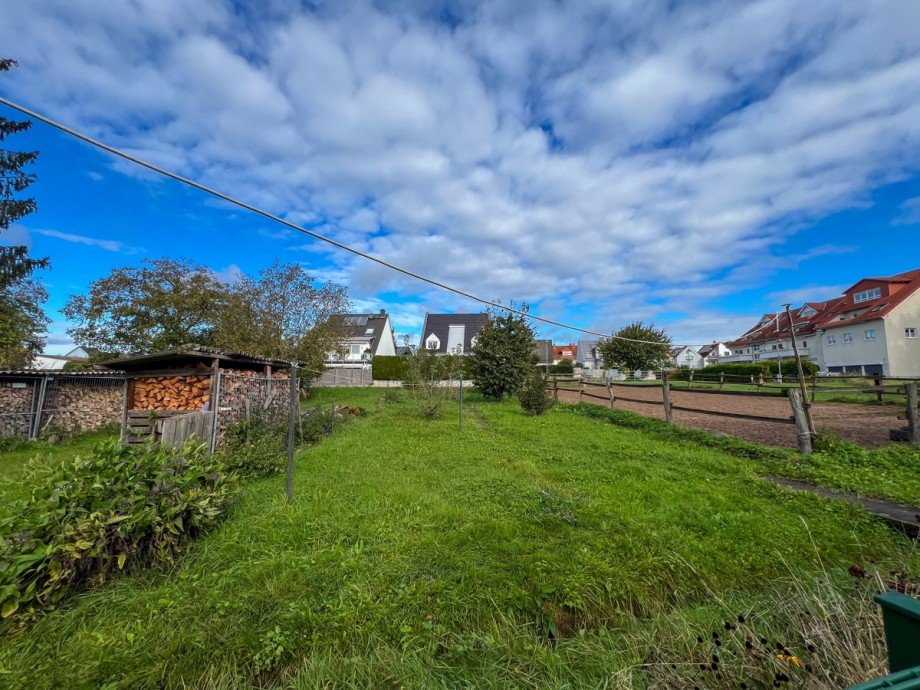 Wiese Zweifamilienhaus Dreieich / Offenthal