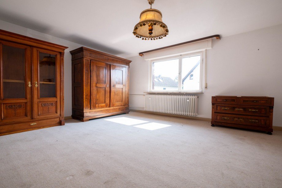 OG Schlafzimmer Zweifamilienhaus Hanau / Klein-Auheim