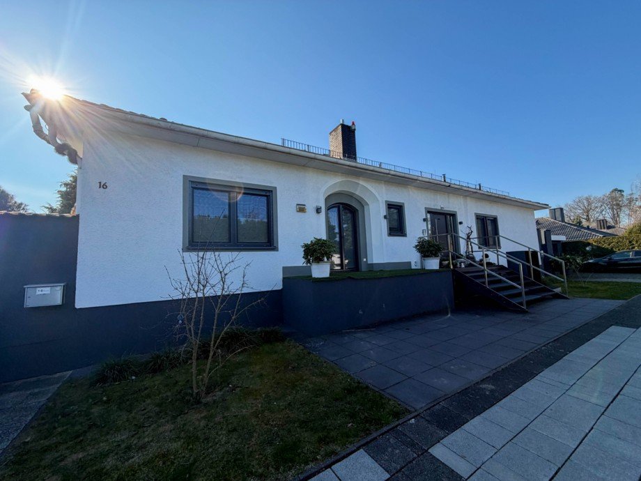 Hausansicht Villa Heusenstamm / Rembr�cken