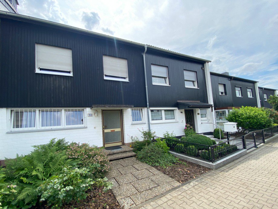 Hausansicht Reihenmittelhaus Neu-Isenburg