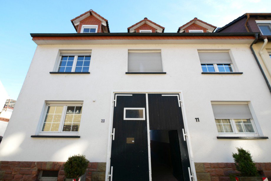 Stra�enansicht Vorderhaus Zweifamilienhaus Neu-Isenburg