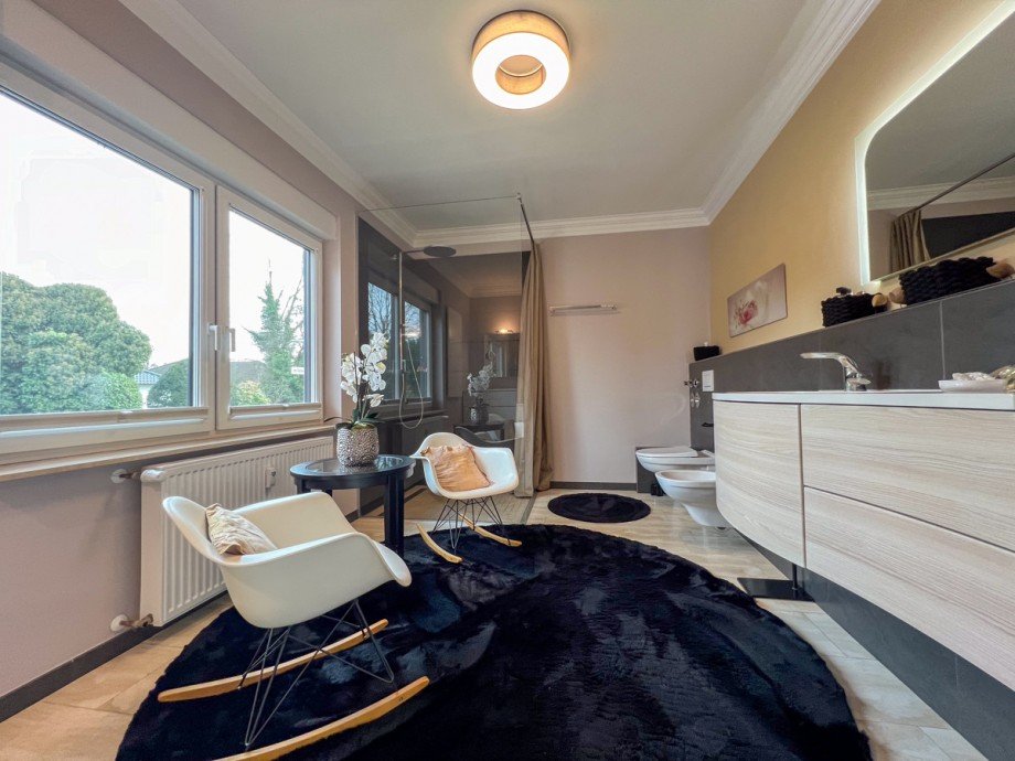 Tageslichtbad Villa Heusenstamm / Rembr�cken