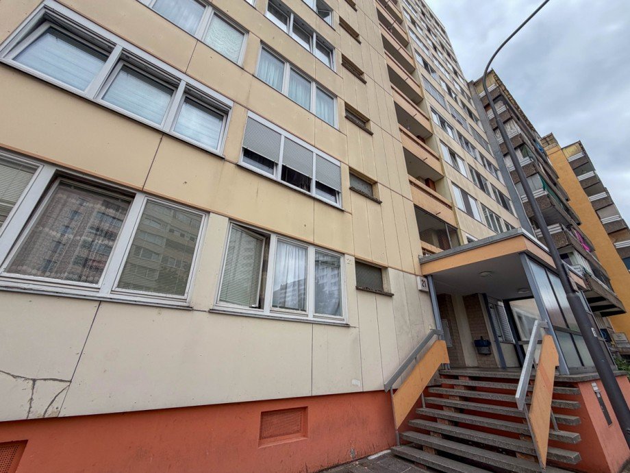 Hauseingang Au�enansicht Etagenwohnung Offenbach am Main