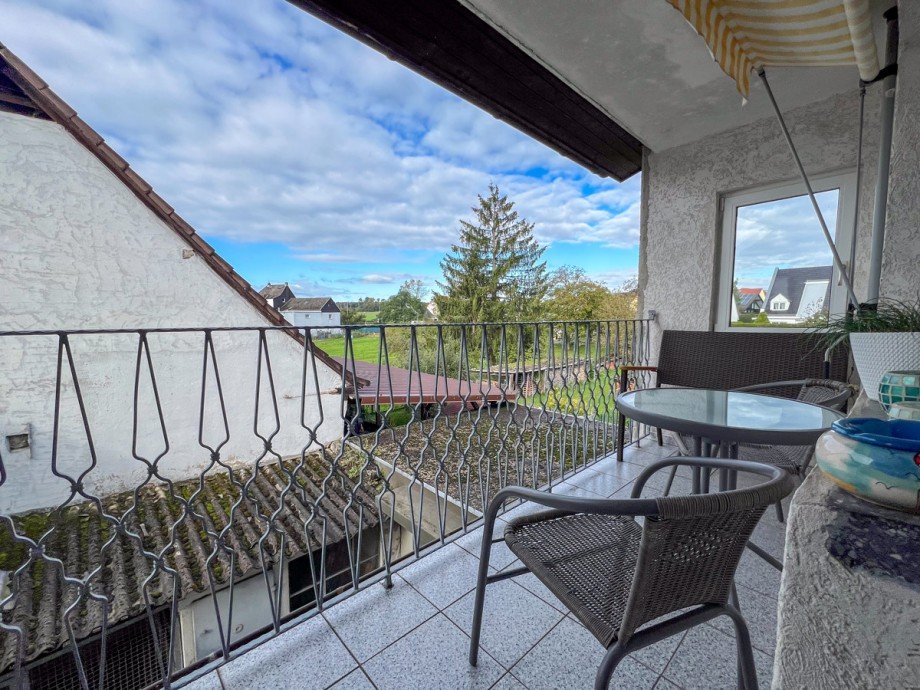 1.OG Balkon Zweifamilienhaus Dreieich / Offenthal