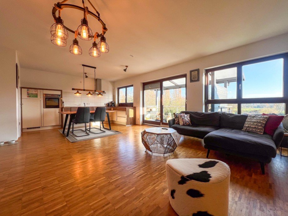 Wohn & Essbereich Maisonettewohnung Offenbach / Bieber