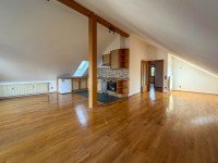 Hauptbild Stilvolle Dachgeschosswohnung mit viel Charme und Komfort in ruhiger Lage von Offenbach