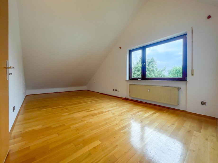 Schlafzimmer Dachgeschosswohnung Offenbach